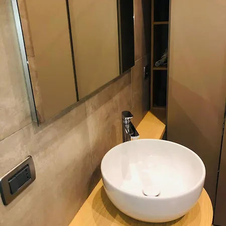 Avogadro Art アパート